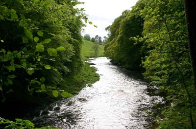 Looking_up_the_Lang_Stream_from_the_Castle_Hill
